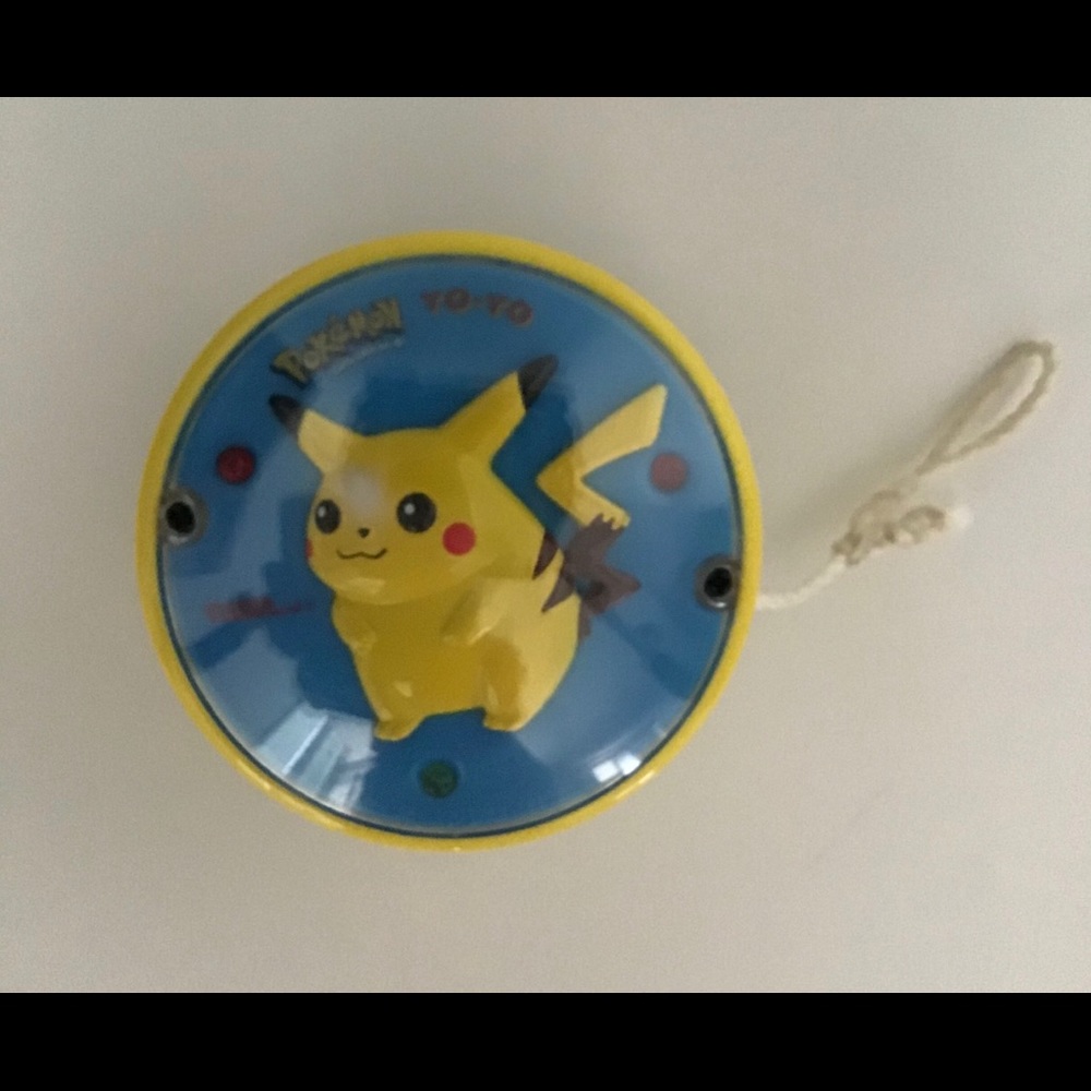 Pokemon Pikachu Yo-yo Lights Up Toy Vintage Yo yo Light - Picture 10 of 15